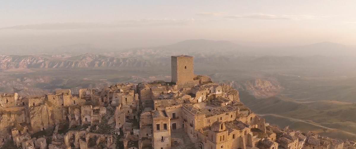 5 Most fascinating abandoned villages in Italy: Craco - photo by Walter Molfese