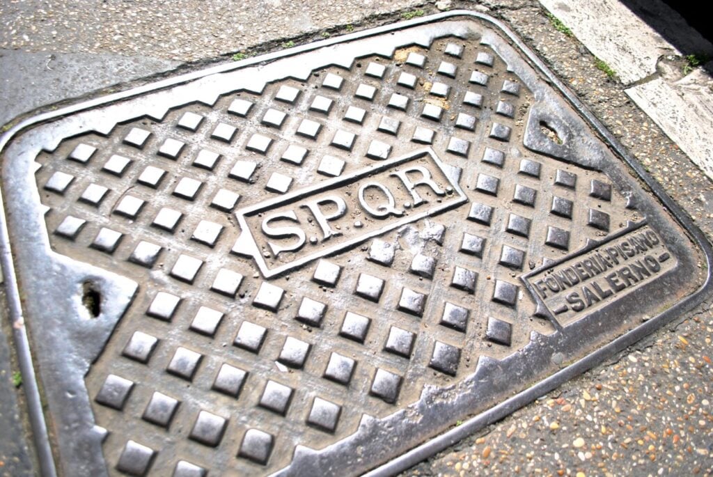 What does the Latin acronym SPQR mean? Italy Rome Tour